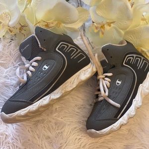 Kids champion shoe